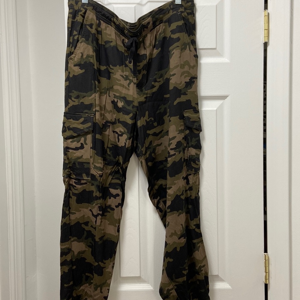 Camouflage joggers